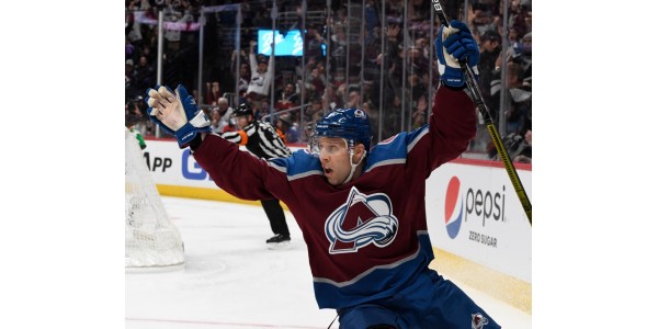 Le retour de Jack Johnson dans l'Avalanche du Colorado pour un but brillant